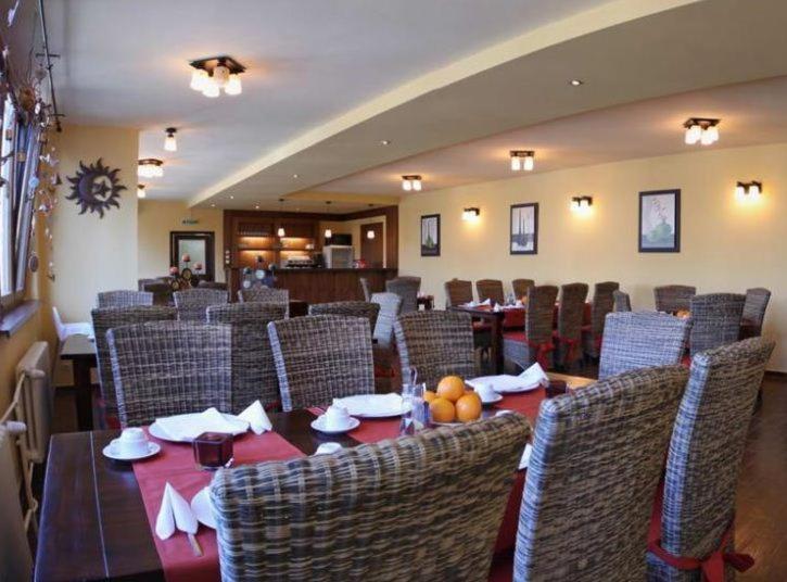 Relax Inn Šoporňa Bagian luar foto