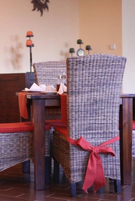 Relax Inn Šoporňa Bagian luar foto