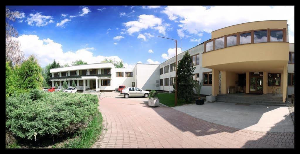 Relax Inn Šoporňa Bagian luar foto